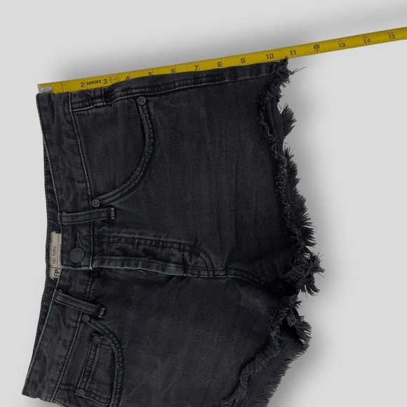 Free People Womens Black Denim Jean Cutoff Shorts Distressed Size 25 Button Fly - Picture 10 of 13
